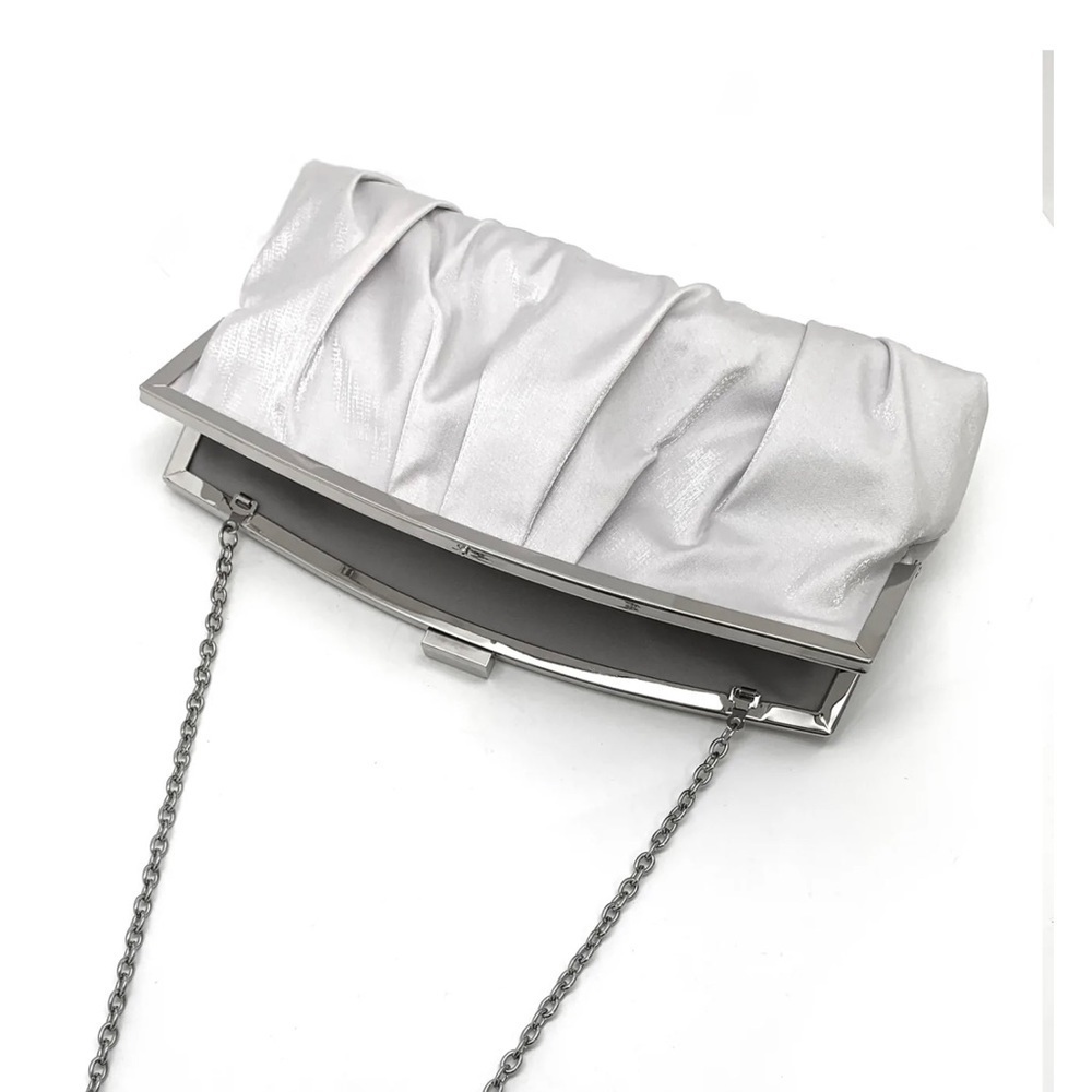 La Regale Jianna Casually Pleated Frame Clutch - Picture 4 of 8
